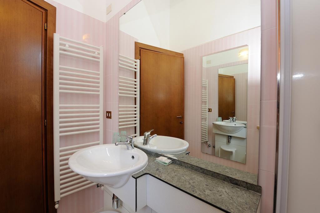 Hotel San Sebastiano Перуджа Номер фото