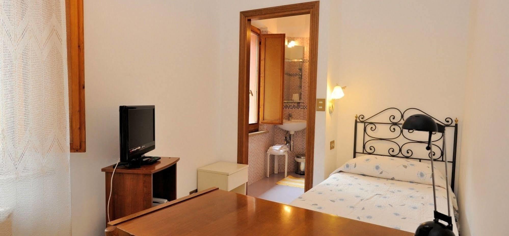 Hotel San Sebastiano Перуджа Экстерьер фото