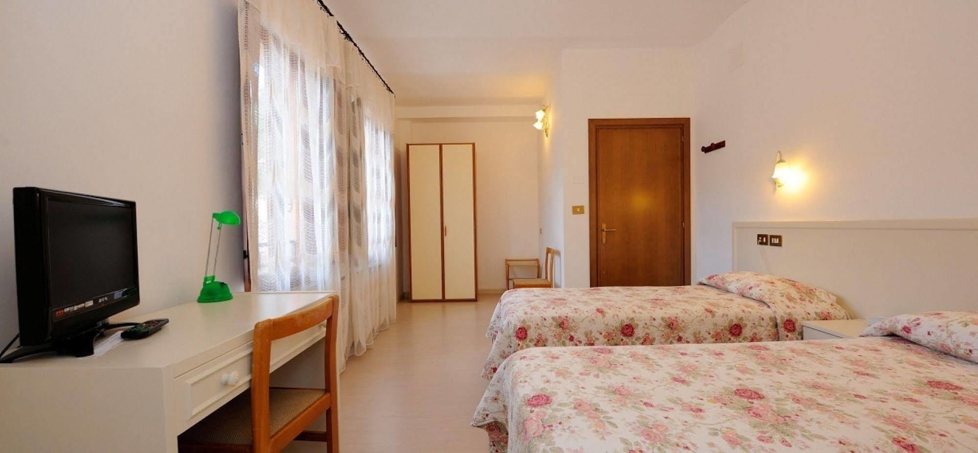 Hotel San Sebastiano Перуджа Экстерьер фото