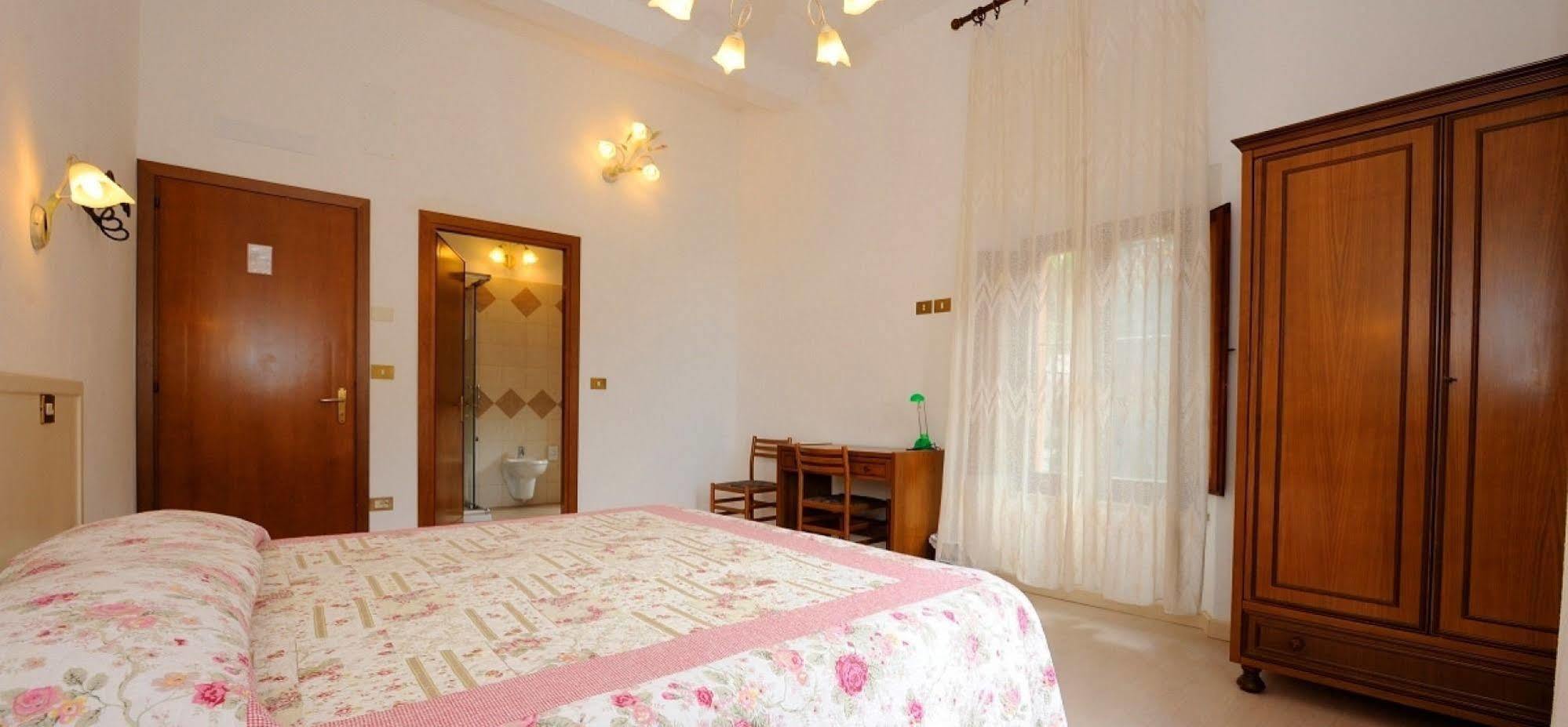 Hotel San Sebastiano Перуджа Экстерьер фото