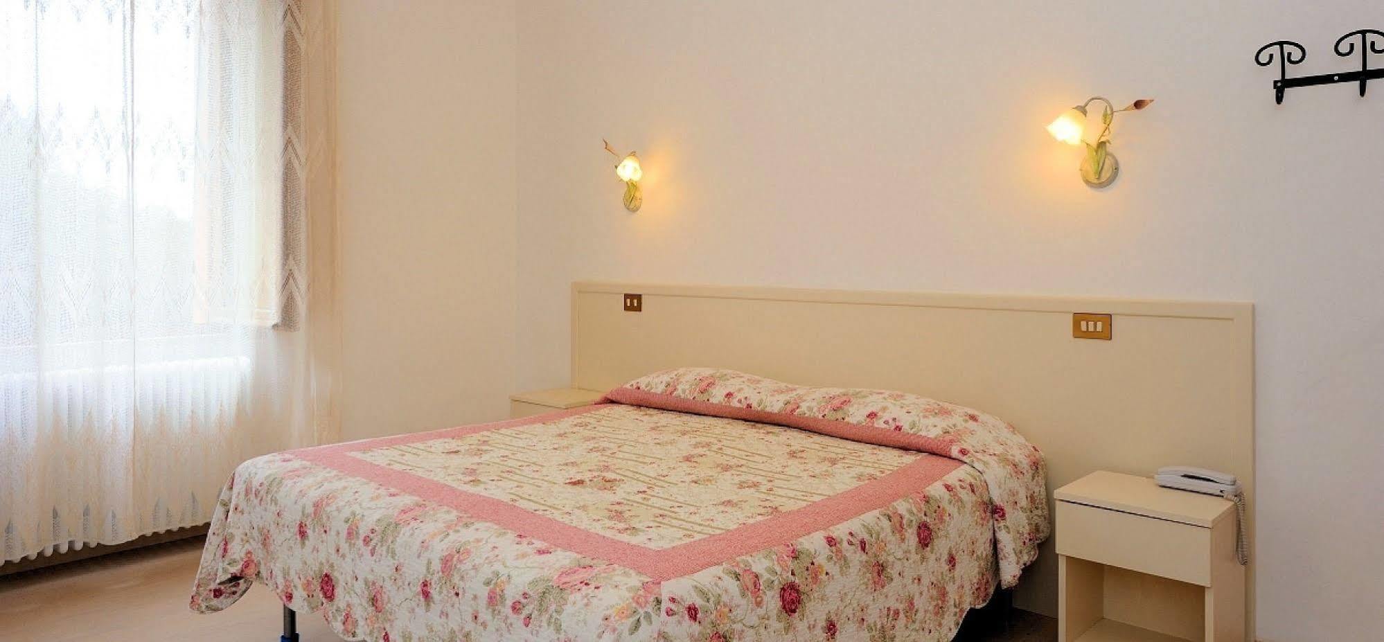 Hotel San Sebastiano Перуджа Экстерьер фото