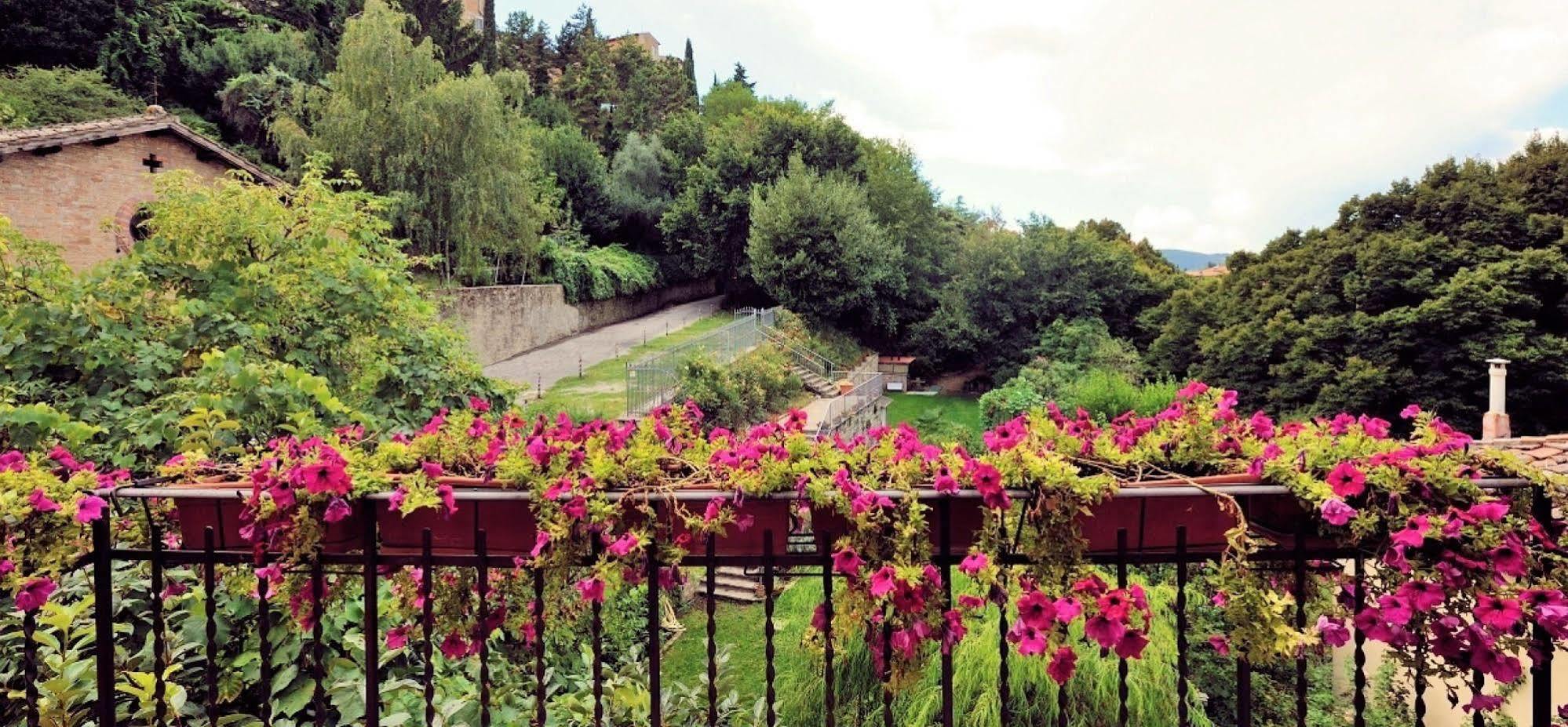 Hotel San Sebastiano Перуджа Экстерьер фото